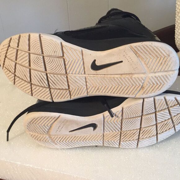 Nike team hustle sneakers - Picture 10 of 11